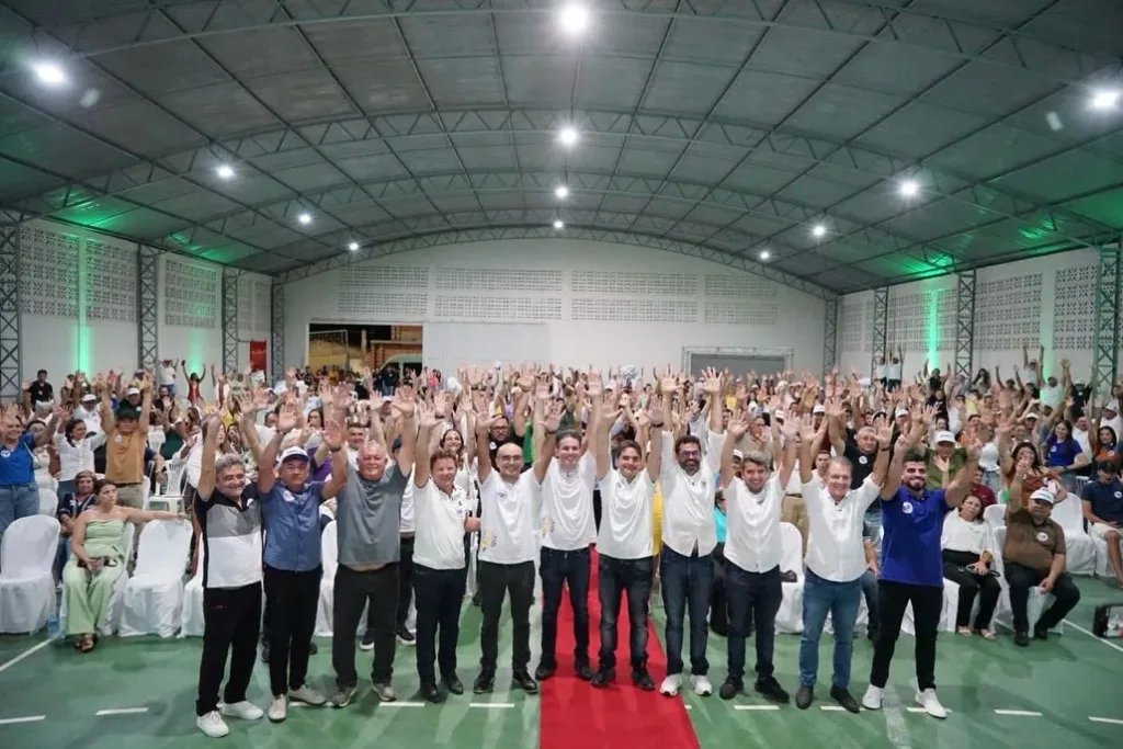 Maringá 98 FM — Em evento que reuniu as principais lideranças do partido Republicanos na Paraíba, o médico e ex-prefeito de São Bento, Dr. Jarques Lúcio, oficializou sua pré-candidatura pela legenda nas eleições 2026 e recebeu o apoio do prefeito de Pombal, Galego da Gavel e de nove vereadores de Pombal, reforçando sua pré-candidatura a deputado estadual. O ato realizado no município de Brejo do Cruz, reuniu diversas lideranças, entre elas, o deputado Hugo Motta (presidente da Câmara Federal), Nabor (prefeito de Patos e pré-candidato ao Senado), Murilo Galdino (deputado federal), Geferson Carnaúba (prefeito de São Bento), Dr. Tales (prefeito de Brejo do Cruz […]