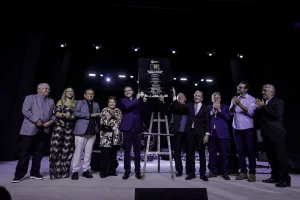 Maringá 98 FM — *Patos vive dia histórico: Hugo Motta celebra pacote de inaugurações com aeroporto, teatro e avanços em segurança e habitação* Nesta quinta-feira (26), a cidade de Patos foi marcada por inaugurações que simbolizam avanços estruturais e culturais para o município e toda a região do Sertão paraibano. A primeira entrega aos patoenses, o Aeroporto de Patos, foi destacada pelo presidente da Câmara dos Deputados, Hugo Motta (Republicanos-PB), como a consolidação de uma luta antiga de seu mandato. Durante a solenidade, Hugo Motta afirmou que o equipamento representa a realização de um sonho construído ao longo de anos de articulação política e […]