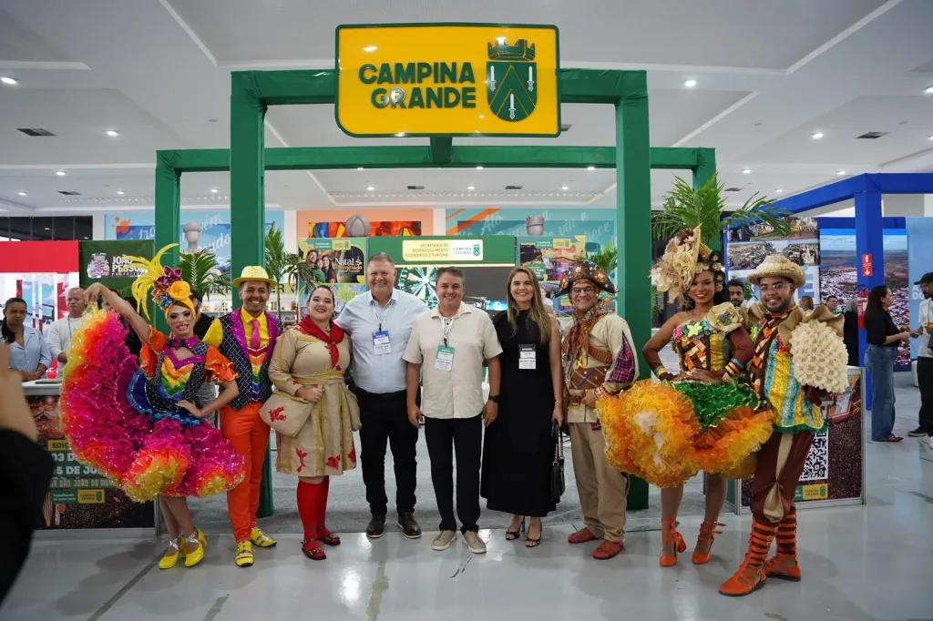 Maringá 98 FM — Durante o 3º CONFEP (Congresso e Feira de Oportunidades para Municípios da Paraíba), realizado em Campina Grande, o senador Efraim Filho, conhecido por sua atuação “pé na estrada” e pelo perfil municipalista, reforçou a importância da parceria direta com os municípios e o envio de recursos para áreas essenciais como saúde, educação e infraestrutura. “Quem conhece a realidade dos municípios sabe que é lá que a vida acontece. Minha atuação sempre foi de andar a Paraíba inteira, ouvir os prefeitos e o povo, garantindo recursos para custeio da saúde, melhoria da educação e investimentos que gerem oportunidades. Na minha trajetória, […]