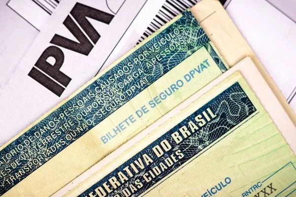 Maringá 98 FM — O proprietário de veículo de placa com final 3 deve realizar o pagamento do IPVA (Imposto sobre a Propriedade de Veículos Automotores) até esta terça-feira (31), para ter a garantia do desconto de 10% no tributo, na modalidade de cota única à vista. Os contribuintes paraibanos têm ainda outras duas opções para pagamento do tributo, mas desta vez sem o desconto: o parcelamento em três vezes, sendo a primeira com vencimento também até o dia 31 de março; ou o pagamento total do IPVA, sem desconto, que deve efetuado até o dia 29 de maio. Dúvidas na emissão do IPVA […]