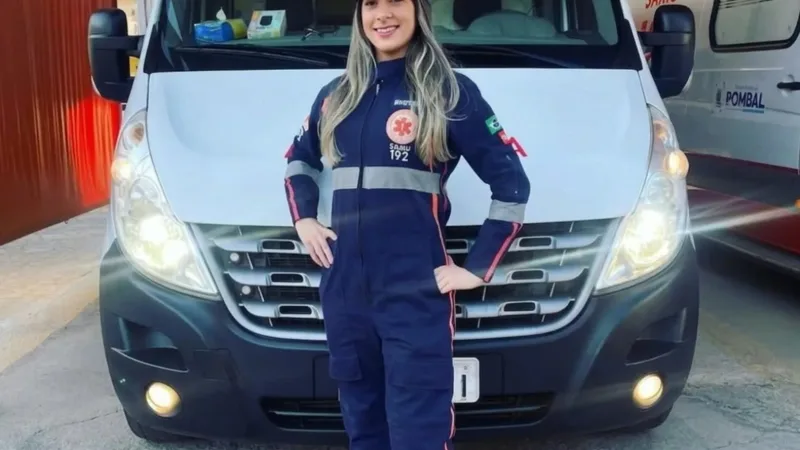 Maringá 98 FM — A ex-coordenadora do Serviço de Atendimento Móvel de Urgência (Samu) de Pombal, no Sertão, Kamila Gomes Martins, de 31 anos, morreu na manhã dessa quarta-feira (25). De acordo com informações de familiares, a enfermeira lutava contra leucemia e estava em tratamento na cidade de João Pessoa. Kamila  não resistiu às complicações da doença. A morte da ex-coordenadora causou comoção entre colegas de trabalho, amigos e moradores da cidade, que lamentaram a perda precoce.  A jovem foi sepultada na manhã desta quinta-feira (26), em Pombal.  &nbsp; &nbsp; Fonte: Diamante Online