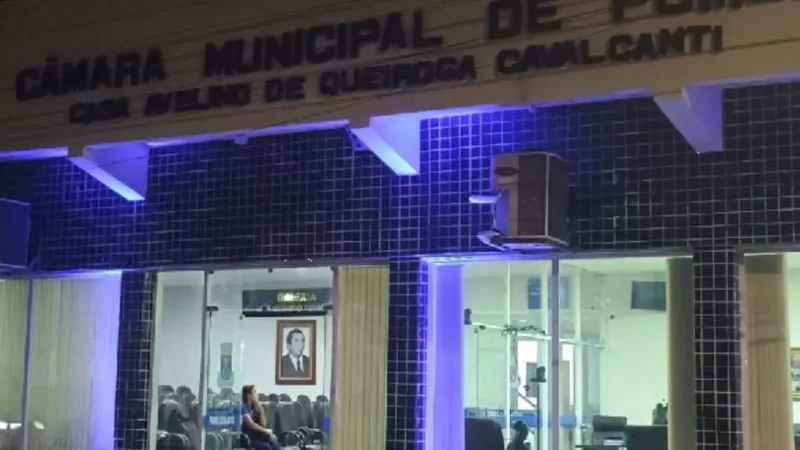 Maringá 98 FM — Em sessão realizada nesta segunda-feira (13), na Câmara Municipal de Pombal, os vereadores manifestaram apoio unânime à criação de uma Companhia Independente da Polícia Militar no município. A iniciativa é considerada de grande importância para fortalecer a segurança pública e melhorar a prestação dos serviços policiais em Pombal e em toda a região. Os 13 parlamentares da Casa se posicionaram favoravelmente à proposta e assumiram o compromisso de cobrar das autoridades competentes a concretização da demanda.