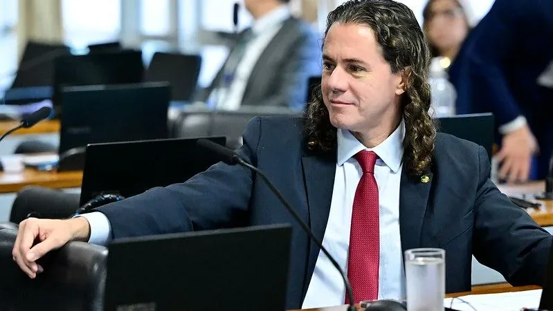Maringá 98 FM — Com pré-campanha fortalecida, Dr. Jarques (Republicanos) está consolidade para as eleições 2026. No mais recente levantamento realizado pelo Instituto SETA em parceria com o portal Polêmica Paraíba, divulgado nesta terça-feira (31), o ex-prefeito de São Bento aparece entre os 12 candidatos mais citados pelos eleitores no cenário estadual com 1,7%. O resultado da pesquisa reforça o crescimento da pré-campanha de Dr. Jarques, que em sua primeira disputa por uma vaga na Assembleia está entre os mais votados reforçando sua trajetória pública e administrativa na Paraíba. Dr. Jarques está entre o grupo restrito de nomes com maior força e que está [&hellip;]