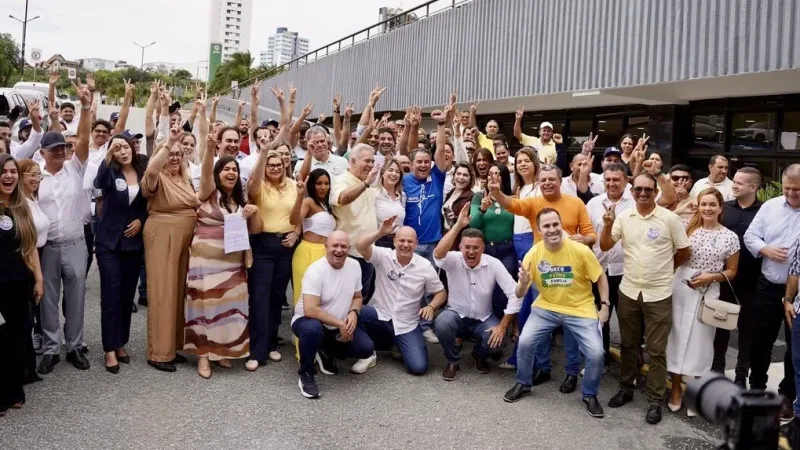 Maringá 98 FM — &nbsp; O senador Efraim Filho (PL), pré-candidato ao Governo da Paraíba, liderou nesta quarta-feira (1º), em Campina Grande, um ato político de filiação que reuniu lideranças de diversas regiões do estado e marcou o fortalecimento do Partido Liberal no cenário eleitoral para 2026. Realizado no Garden Hotel, em Campina Grande, o encontro teve como foco a ampliação da base partidária do PL e a montagem de chapas competitivas para a Assembleia Legislativa e a Câmara Federal, dentro de uma estratégia clara de crescimento da legenda e consolidação do projeto político liderado pelo senador. O evento contou com a presença de [&hellip;]