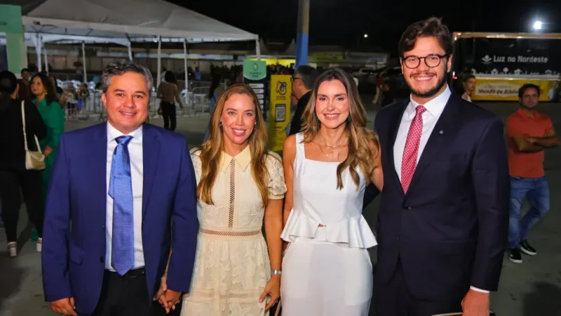 Maringá 98 FM — Cumprindo o prazo estabelecido pela legislação eleitoral para as eleições de 2026, a psicóloga e primeira-dama de Campina Grande, Juliana Cunha Lima, oficializou nesta sexta-feira (3) sua filiação ao PL. A movimentação ocorre após sua desfiliação do União Brasil na última semana e consolida sua posição como um dos nomes centrais no tabuleiro das eleições deste ano. A chegada de Juliana ao PL, além de atender aos prazos eleitorais, estreita ainda mais os laços do prefeito Bruno Cunha Lima com o senador Efraim Filho, pré-candidato ao Governo do Estado. Trajetória e Bandeiras Com mais de 10 anos de experiência profissional [&hellip;]
