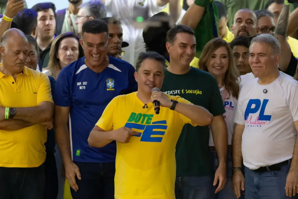 Maringá 98 FM —   O cenário político paraibano começa a ganhar novos contornos rumo às eleições de 2026. O Partido Liberal (PL) vem demonstrando organização, estratégia e entusiasmo nos bastidores. Sob o comando do senador Efraim Filho, pré-candidato ao Governo da Paraíba e presidente estadual da legenda, o partido trabalha para montar uma nominata robusta e altamente competitiva, com o objetivo de ampliar seus quadros e fortalecer suas ideias tanto na Assembleia Legislativa como na Câmara dos Deputados. A movimentação reforça o crescimento da direita no estado e evidencia que o PL pretende disputar o pleito em alto nível. A estratégia é aumentar […]