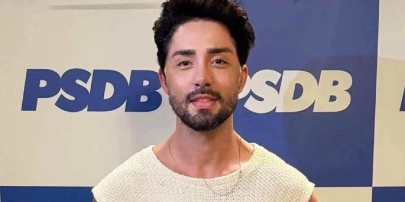 Maringá 98 FM — Após se filiar ao PSDB em Alagoas e se anunciar como pré-candidato a deputado federal, o influenciador Rico Melquiades anunciou uma série de “propostas”, incluindo uma “bolsa maconha”. Com mais de 12 milhões de seguidores, o influenciador foi o campeão do reality show A Fazenda em 2021. Ele passou a integrar o PSDB, presidido em Alagoas pelo ex-prefeito de Maceió, JHC, no último sábado (4). Propostas Em posts no X (Twitter), Rico tentou atrair a atenção do público com propostas esdrúxulas. “Se eu ganhar para deputado vai ter a bolsa maconha para geral”, escreveu. Em outra postagem, prometeu “liberar cirurgia [&hellip;]