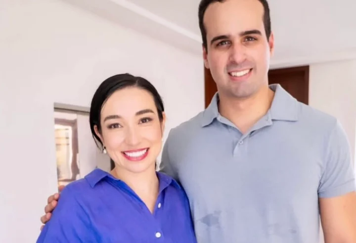 Maringá 98 FM — O governador da Paraíba, Lucas Ribeiro, nomeou a presidente do Progressistas de João Pessoa, Vaulene de Lima Rodrigues, para o cargo de secretária executiva da Secretaria de Estado da Administração. A mudança consta na edição desta quinta-feira (16) do Diário Oficial. Vaulene assume a função após a exoneração de Marcos Ribeiro de Ribeiro, que ocupava o posto e foi nomeado secretário executivo de Modernização e Transformação Digital da Secretaria de Estado da Administração. Jacqueline Fernandes de Gusmão foi exonerada da secretaria executiva e nomeada como consultora técnica no Gabinete do Governador. Lucas também fez mudanças na Saúde, exonerando o diretor-geral […]