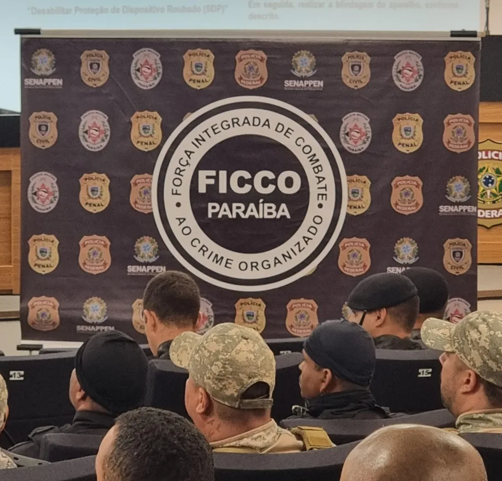 Maringá 98 FM — Iniciativa reforça a atuação integrada no combate ao crime organizado. A Força Integrada de Combate ao Crime Organizado na Paraíba (FICCO/PB) deflagrou, nesta terça-feira (12/05), na cidade de João Pessoa, a Operação Trapiche, no âmbito da Operação Força Integrada II, iniciativa nacional realizada simultaneamente em 14 Estados da federação pelas respectivas FICCOs. Durante as diligências na Paraíba, estão sendo cumpridos 40 mandados de busca e apreensão, 20 mandados de prisão preventiva e 7 medidas de bloqueio e sequestro de bens, expedidos pelo Poder Judiciário. A investigação apura a atuação de facção criminosa, especialmente na região central de João Pessoa, envolvendo […]