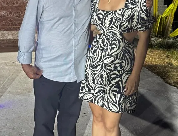 Maringá 98 FM — A coordenadora de planejamento vinculada à Secretaria de Planejamento da Prefeitura de Pombal, no Sertão paraibano, Aline Florentino, foi demitida na tarde dessa terça-feira (26). A informação foi confirmada após a servidora ser comunicada pelo prefeito Galego da Gavel sobre o desligamento do cargo. Segundo informações apuradas, durante a conversa o gestor teria tentado explicar os motivos da exoneração, porém não apresentou uma justificativa considerada convincente. Nos bastidores políticos, a avaliação é de que a demissão teria sido motivada pela ligação de Aline Florentino com o ex-prefeito Dr. Veríssinho. Aline integrou a gestão do ex-gestor e é vista como uma pessoa [&hellip;]