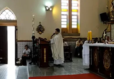 Maringá 98 FM — O padre Danilo César, da paróquia de Areial, no Agreste da Paraíba, fechou um acordo para retratação com a família da cantora Preta Gil, após um processo cível por danos morais, realizado na 41ª Vara da Comarca do Rio de Janeiro. O clérigo se retratou publicamente durante uma missa celebrada no último domingo (10), Dia das Mães. O pároco fechou o acordo em 11 de abril, mas o processo ainda precisava ser homologado pela Justiça. O pedido de desculpas aconteceu durante a homilia da missa realizada no fim de semana passado, com transmissão ao vivo no canal da paróquia. Relembre [&hellip;]