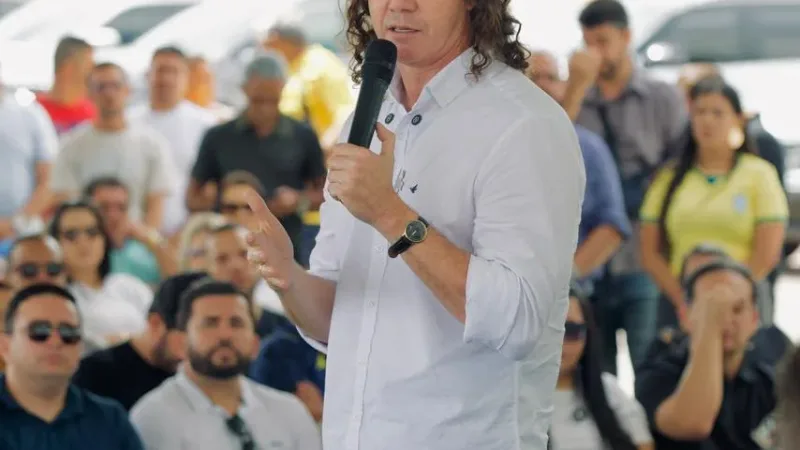 Maringá 98 FM — As carretas do programa “Agora tem Especialistas” chegaram nessa segunda-feira (29) às cidades de Guarabira e Santa Rita. A ação, do Governo Federal através do Ministério da Saúde, é fruto de uma articulação do Senador Veneziano Vital do Rêgo (MDB-PB). Nos próximos 30 dias a carreta de Guarabira atenderá no centro da cidade; e em Santa Rita, na Praça de Eventos. Segundo Veneziano, o programa “Agora tem Especialistas” tem levado saúde de qualidade a várias cidades paraibanas, zerando as filas de consultas, exames e procedimentos diversos por onde passa. “Eu sempre registro a relevância deste programa e os benefícios que ele [&hellip;]