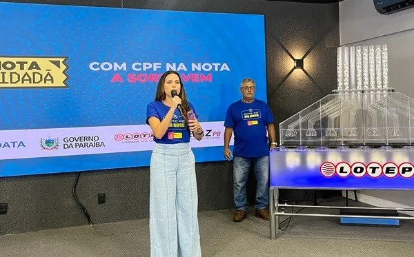 Maringá 98 FM — OPrograma Nota Cidadã realizou, nessa sexta-feira (19), o sorteio do mês de junho, que contemplou mais 31 ganhadores de oito cidades do Estado da Paraíba: João Pessoa, Campina Grande, Cabedelo, Sapé, Assunção, Patos, Catolé do Rocha e Cajazeirinhas. Os ganhadores vão receber um total de R$ 100 mil em prêmios em dinheiro, sendo 30 deles uma premiação de R$ 2,5 mil, enquanto o 31º ganhador, que reside no município de João Pessoa, receberá o prêmio especial de R$ 25 mil. Concorreram ao 78º sorteio do Nota Cidadã um total de 760.330 cidadãos paraibanos inscritos no Nota Cidadã, que emitiram 256.912 notas [&hellip;]