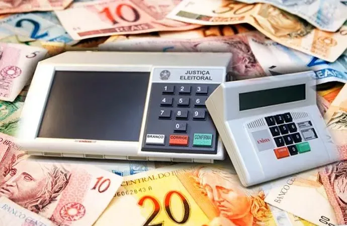 Maringá 98 FM — O Partido dos Trabalhadores (PT) e o Partido Liberal (PL) estão liderando a divisão do Fundo Eleitoral, segundo a distribução divulgada hoje (04) pelo Tribunal Superior Eleitoral. Do total previsto, próximo de R$ 4,9 bilhões, as maiores parcelas ficarão com o PT e o PL, que juntos concentrarão 30,17% dos recursos destinados às legendas. A maior parcela dos recursos ficará com o PL, legenda que reúne a maior bancada da Câmara dos Deputados. O partido receberá cerca de R$ 881,7 milhões, o equivalente a mais de 17% do total do Fundo Eleitoral destinado às eleições de 2026, consolidando-se como o principal [&hellip;]