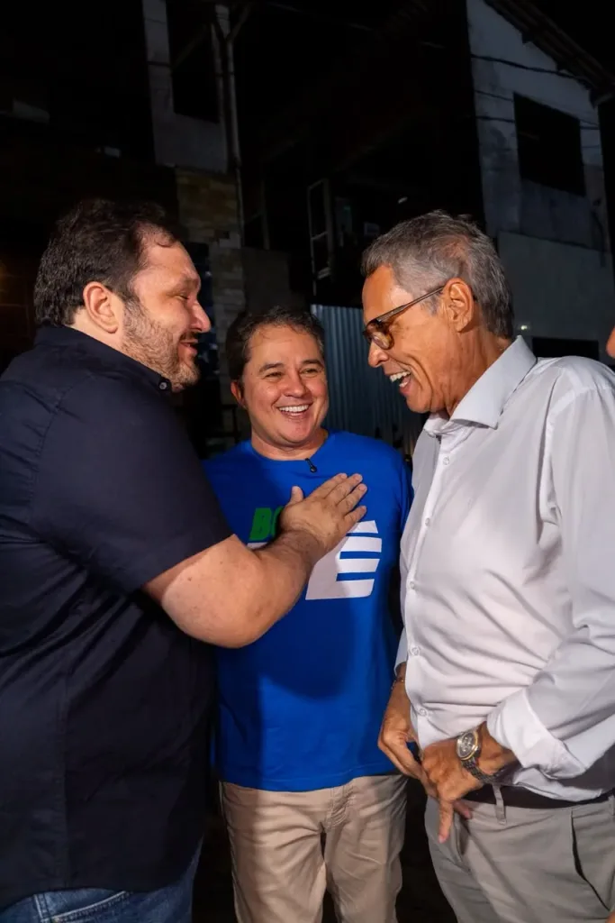 Maringá 98 FM — O projeto do senador e pré-candidato ao Governo da Paraíba, Efraim Filho, ganhou mais um importante reforço político na noite desta segunda-feira (27). O vereador Moacyr Cartaxo, segundo mais votado em 2024, oficializou sua adesão ao projeto liderado por Efraim, fortalecendo a construção de uma aliança no Vale do Mamanguape. O encontro reuniu o prefeito de Itapororoca, Batista Torres, o ex-deputado Ariano Fernandes, a ex-prefeita de Riachão do Poço e pré-candidata a deputada estadual, Cilinha Dias, além de vereadores e diversas lideranças políticas do Vale do Mamanguape. Ao agradecer a confiança, Efraim destacou que cada novo apoio representa o fortalecimento de […]
