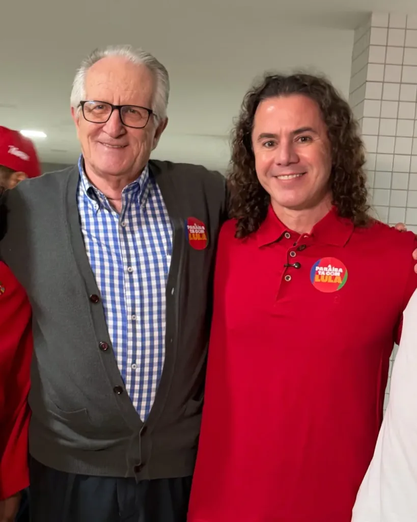 Maringá 98 FM — O advogado campinense Félix Araújo Filho anunciou nesta segunda-feira (20) o apoio à pre-campanha de reeleição do Senador Veneziano Vital do Rêgo (MDB-PB). Félix, renomado advogado campinense, exerceu mandato de deputado estadual na atual legislatura, foi presidente da Câmara de Campina Grande por dois biênios, de 1987 a 1988 e de 1991 a 1992; e foi prefeito de Campina Grande entre 1993 e 1997. “Ontem tive a alegria de reencontrar o amigo e ex-prefeito Félix Araújo. Fiquei profundamente honrado em receber sua mensagem de apoio ao nosso projeto de reeleição ao Senado”, disse Veneziano, através de mensagem de agradecimento publicada em […]
