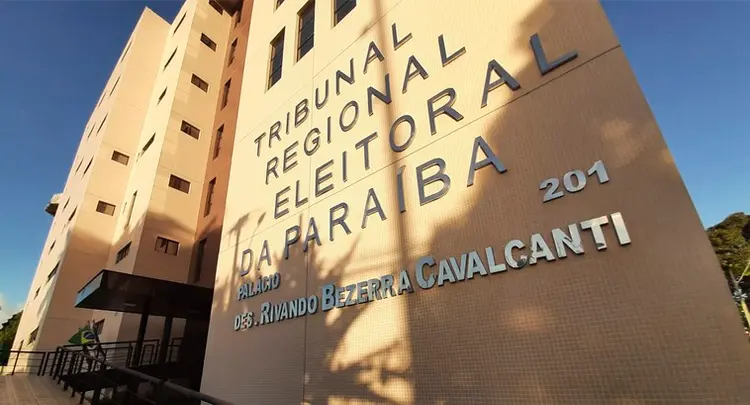 Maringá 98 FM — &nbsp; O prazo para realização das convenções partidárias começa na próxima segunda-feira (20) de julho. A informação foi divulgada pelo Tribunal Regional Eleitoral da Paraíba (TRE-PB) após oficialização do Sistema de Candidaturas (CAND) na quinta-feira (16). Conforme observou o ClickPB, as convenções podem ser realizadas até o dia 5 de agosto e após evento, a convenção, partido ou federação deve transmitir a ata por meio do CANDex até o dia seguinte. Com oficialização do CAND, a Justiça Eleitoral no estado já pode receber os pedidos de Registro de Candidatura enviados por partidos e federações via internet. Já o prazo para envio, por meio do [&hellip;]
