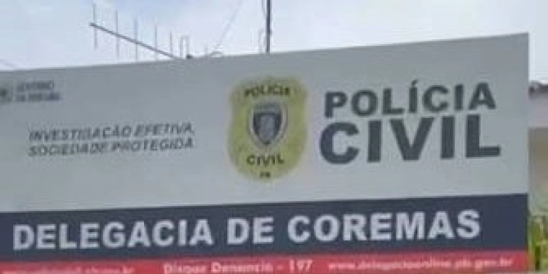 Maringá 98 FM — A Polícia Civil prendeu, na manhã desta quinta-feira (30), na cidade de Coremas (PB), um homem de 41 anos que estava foragido da Justiça e havia sido condenado a 30 anos de prisão por diversos crimes. Conforme informado, o condenado é responde por cinco roubos majorados pelo emprego de arma de fogo e pelo concurso de pessoas, além de associação criminosa e outras três tentativas de roubo praticadas nas mesmas circunstâncias. A condenação foi proferida em 2006, quando o homem foi sentenciado juntamente com outros envolvidos nos crimes. No entanto, ele permaneceu foragido por vários anos, até ser localizado pelos investigadores. [&hellip;]