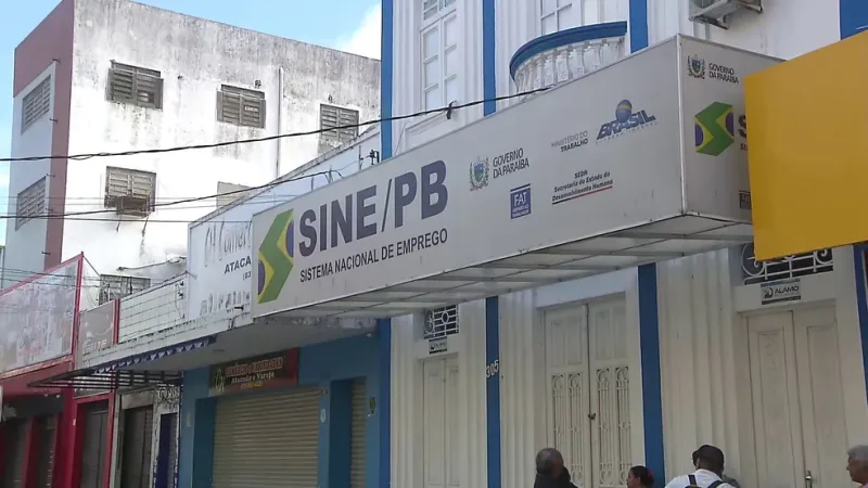 Maringá 98 FM — A semana tem 3.414 vagas de emprego sendo oferecidas pelo Sistema Nacional de Empregos (Sine), a partir desta segunda-feira (29). Do total, 775 oportunidades oferecidas pelo Sine Paraíba, 1.268 pelo Sine João Pessoa e 1.391 pelo Sine de Campina Grande. Sine Paraíba No Sine Estadual, são 775 vagas distribuídas em nove municípios: João Pessoa, Campina Grande, São Bento, Patos, Pombal, Sousa, Conde, Cabedelo e Princesa Isabel. Em João Pessoa, o Sine Paraíba está localizado na Avenida Duque de Caxias, número 305, no Centro. Vagas do Sine Estadual: João Pessoa – 497 vagas Campina Grande – 186 vagas São Bento – 4 vaga Patos – [&hellip;]