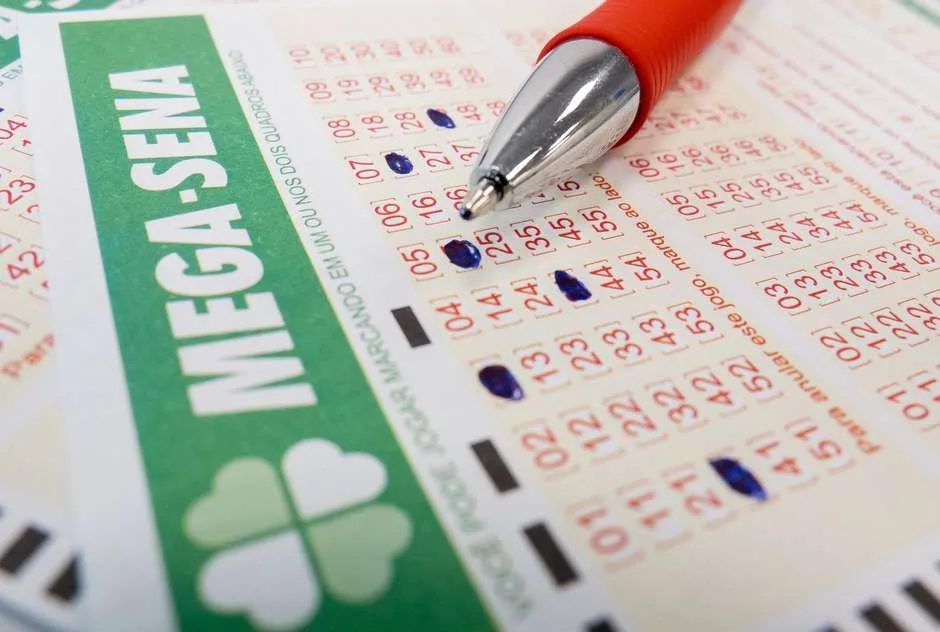 Maringá 98 FM — Treze apostadores da Paraíba acertaram quatro dezenas do Concurso 3049 da Mega-Sena e cada um deverá receber a quantia de R$971,64. O sorteio foi realizado na noite desta terça-feira (25), no Espaço da Sorte, em São Paulo. Os números foram: 06, 13, 36, 43, 53 e 55. As apostas premiadas na Paraíba foram realizadas em Arara (1), Caaporã (1), Campina Grande (6), Catolé do Rocha (1), Conceição (1), Cuité (1), João Pessoa (2), Malta (1) e Mamanguape (1). O prêmio principal para quem acerta seis dezenas não teve ganhador e acumulou em R$ 25 milhões. A Caixa Econômica Federal informou que […]