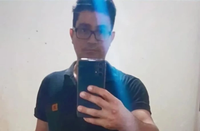 Maringá 98 FM — Um jovem de 23 anos faleceu na madrugada de domingo após passar mal em sua residência, localizada no sítio Pereiros, na zona rural de São João do Rio do Peixe. A suspeita é de que Felipe Vasconcelos tenha sofrido um infarto fulminante. Após os primeiros socorros prestados pela família, o jovem foi socorrido e levado às pressas para o Hospital Regional de Cajazeiras, mas não resistiu.  