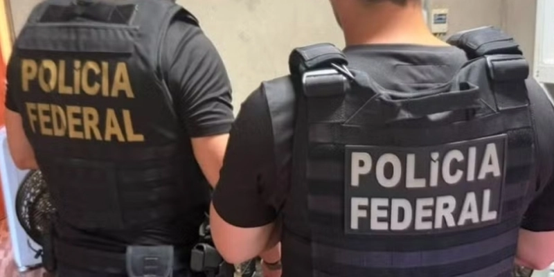 Maringá 98 FM — Um homem foi preso na manhã desta sexta-feira (7) na cidade de Sousa, no Sertão paraibano, numa operação da Polícia Federal que investiga armazenamento de material de abuso sexual infantojuvenil. Segundo a PF, a Operação Rescue 27 é resultado da análise de cenas contidas em vídeos. De acordo com a PF, a investigação é fruto de uma cooperação técnica-investigativa com o National Center for Missing and Exploited children (NCMEC), dos Estados Unidos, que reportou a ação de um usuário morador da cidade de Sousa. O homem ia armazenado imagens e vídeos de violência sexual contra criança ou adolescente. O caso foi [&hellip;]