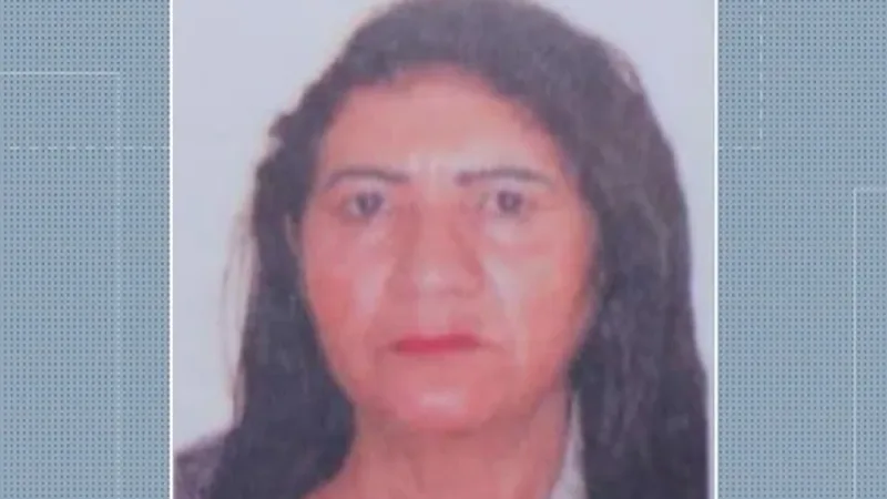 Maringá 98 FM — Uma mulher identificada como Zeneide Maria de Moura, de 55 anos, morreu após cair de uma moto e ser atropelada por um caminhão no Centro da cidade de Patos, no Sertão da Paraíba, na tarde da quarta-feira (12). &nbsp;