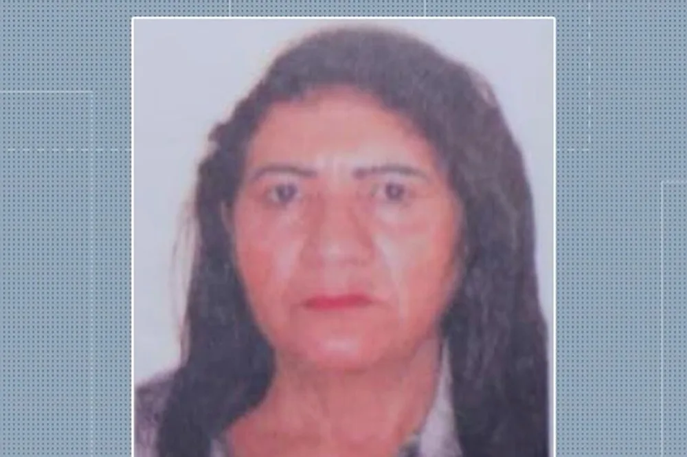 Maringá 98 FM — Uma mulher identificada como Zeneide Maria de Moura, de 55 anos, morreu após cair de uma moto e ser atropelada por um caminhão no Centro da cidade de Patos, no Sertão da Paraíba, na tarde da quarta-feira (12).