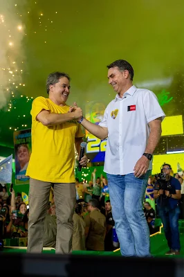 Maringá 98 FM — &nbsp; O senador Efraim Filho (PL), votará às 10h22 deste domingo (25), no Ginásio do Colégio Motiva Oriental, localizado no bairro Altiplano Cabo Branco, em João Pessoa. Efraim estará acompanhado de familiares e lideranças durante o momento da votação. A agenda será acompanhada pela imprensa, com acesso para registros e entrevistas após o voto. Serviço Dia: Domingo (25) Hora: 10h22 Local: Ginásio do Colégio Motiva Oriental – Altiplano Cabo Branco Av. João Cirilo da Silva, 1600 – João Pessoa/PB