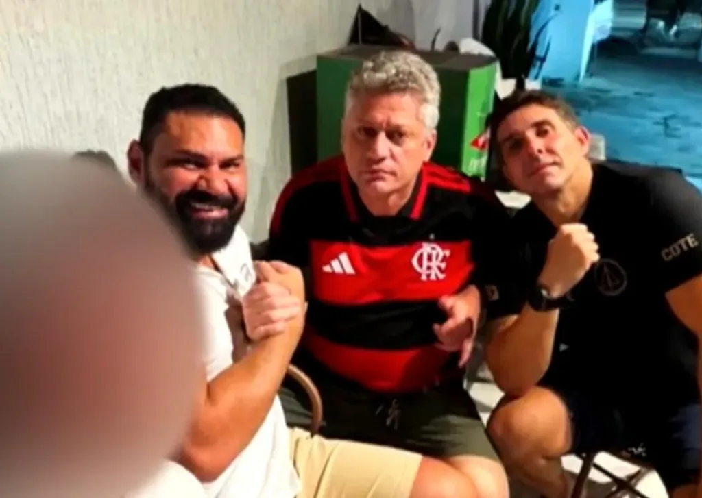 Maringá 98 FM — O governador Lucas Ribeiro (PP) exonerou, nesta quinta-feira (29), o delegado Braz Morroni e o policial Eduardo do Egito dos cargos de comissão. Eles são investigados por integrar uma organização criminosa suspeita de tráfico de drogas, utilizando a estrutura da Polícia Civil da Paraíba. O delegado Braz Morroni e os policiais Eduardo do Egito e Everton ‘Bomba’ foram alvos da Operação Perfidus, que investigou os crimes. Os agentes estão presos na Penitenciária Especial do Valentina desde o cumprimento dos mandados de prisão. Braz Morroni e Eduardo do Egito não foram “expulsos” da Polícia Civil da Paraíba. Os agentes perderam apenas os [&hellip;]